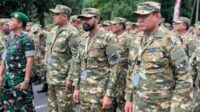 Muzakir Manaf (dua dari kanan) saat mengikuti retret di Magelang. (ist/ Instagram @muzakirmanaf1964) - Kisah Eks Kombatan GAM, Dulu Dikejar Tentara Kini Ikut Retret di Akmil Magelang