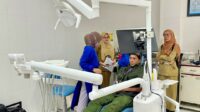 Pasien yang sedang memanfaatkan fasilitas PKG di Puskesmas Cisadea. (Seru.co.id/ska) - Warga Malang Kini Bisa Periksa Kesehatan Gratis, Begini Caranya!