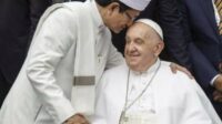 Paus Fransiskus saat mengunjungi Indonesia. (ist) - Paus Fransiskus dalam Kondisi Kritis Akibat Pneumonia