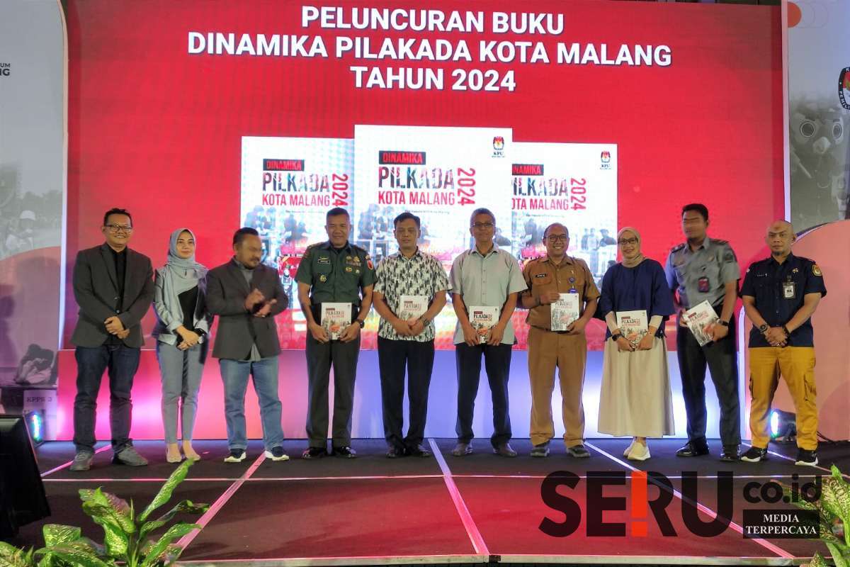 Peluncuran buku Dinamika Pilkada Kota Malang 2024. (rhd) - KPU Kota Malang Gelar FGD Evaluasi Pemilu 2024, Luncurkan Buku Dinamika Pilkada