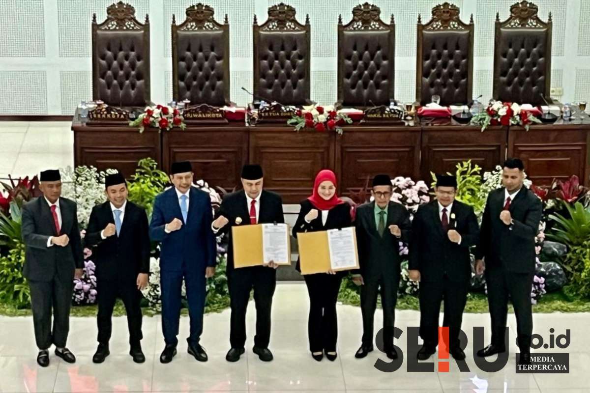 Penandatanganan berita acara penetapan pasangan Wali Kota dan Wakil Wali Kota Malang terpilih. (ska) - Penetapan Wali Kota dan Wakil Wali Kota Malang, Pj Iwan Kurniawan Yakin Semakin Mbois