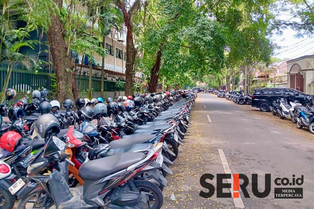 Penertiban parkir SMAN 3. (ska) - Dishub Kota Malang Tertibkan Parkir Liar di Kawasan Sekolah dan Pasar
