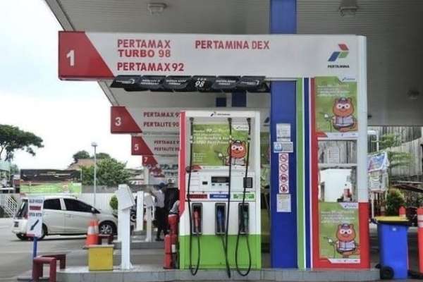 Pengisian BBM di salah satu SPBU Pertamina. (ist) - Pertamina Pastikan Kualitas Pertamax Sesuai Standar dan Tidak Ada Pengoplosan