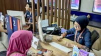 Penumpang yang akan bepergian menggunakan KA. (ist) - Buruan, Tiket Kereta Api Arus Balik Lebaran 2025 Bisa Dipesan Sekarang