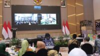 Peserta Musrenbangcam Batu mendengarkan arahan Wali Kota dan Wawali Batu dari Basecamp Retret di Magelang. (ist) - Musrenbang Kecamatan Batu Tampung 539 Usulan, Didominasi Sarpras