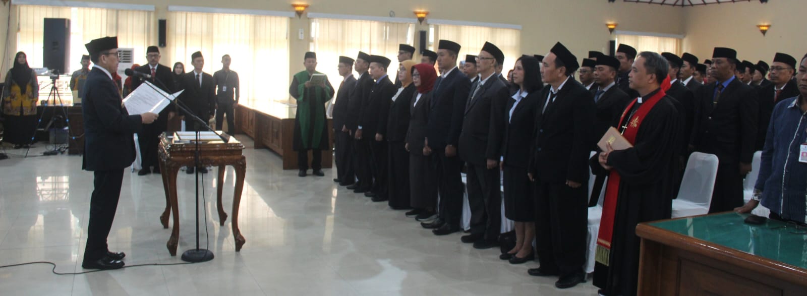 Pj Bupati Bojonegoro Lantik 123 Pejabat, Ajak Fokus pada Inovasi dan Perubahan