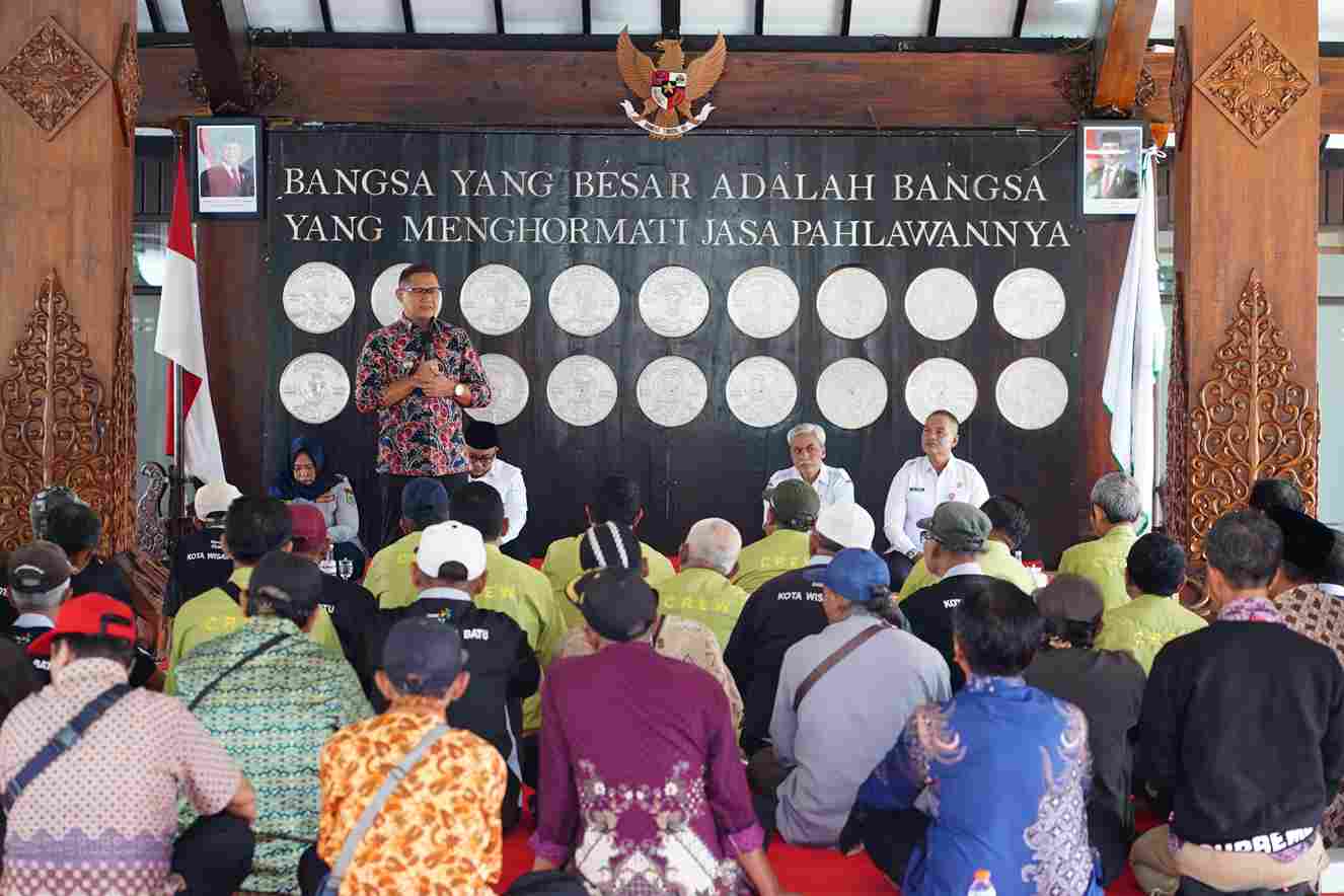 Pj Wali Kota Batu Ajak Sopir Angkot Pelajar Sarapan Bareng