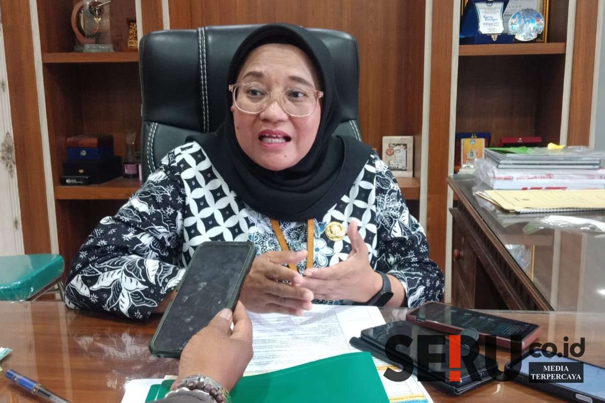 Plt. Kepala Dinas Pendidikan dan Kebudayaan (Dispendikbud) Situbondo, Ratna Koba Susanti. (Seru.co.id/aza) - Dispendikbud Bentuk Tim Verfak Terkait Dugaan Data Fiktif Insentif Guru Ngaji