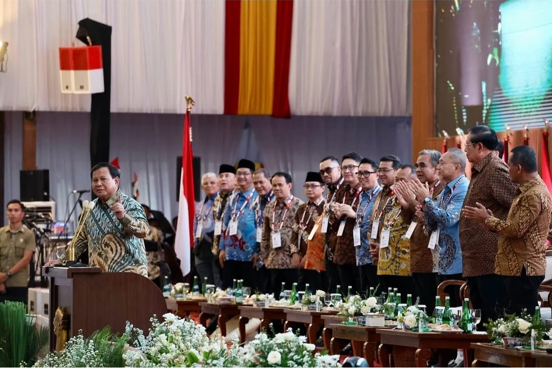 Prabowo Didorong Maju Pilpres 2029, Rocky Gerung Sebut untuk Membendung Gibran