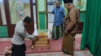Proses pemeriksaan kotak amal yang dibobol malang di Masjid As-Safi'i, Desa Sidorahayu, RT1/RW1, Kecamatan Wagir, Kabupaten Malang. (ist) - Polsek Wagir Dalami Kasus Pencurian Kotak Amal Viral di Wagir