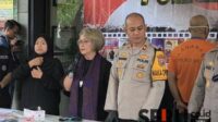 Psikolog sekaligus anggota tim P2TP2A Sayekti Pribadiningtyas saat memberikan keterangannya pada Awak media. (Seru.co.id/dik) - Salah Satu Tersangka Pemerasan Pondok Ternyata Oknum Aktivis Perlindungan Perempuan dan Anak