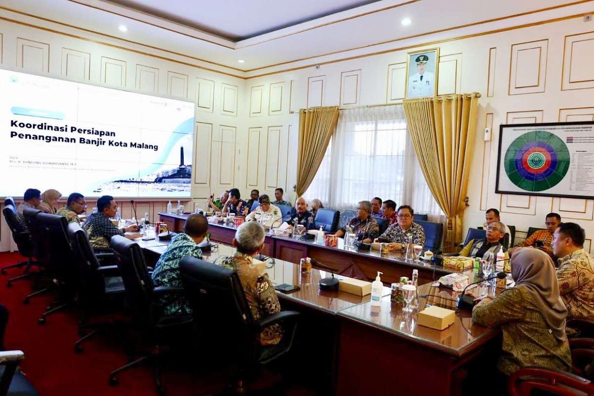 Rapat koordinasi persiapan penanganan Banjir Kota Malang. (pro) - Pastikan APBD Kota dan Provinsi, Pj Wali Kota Malang: Banjir di Suhat Tertangani