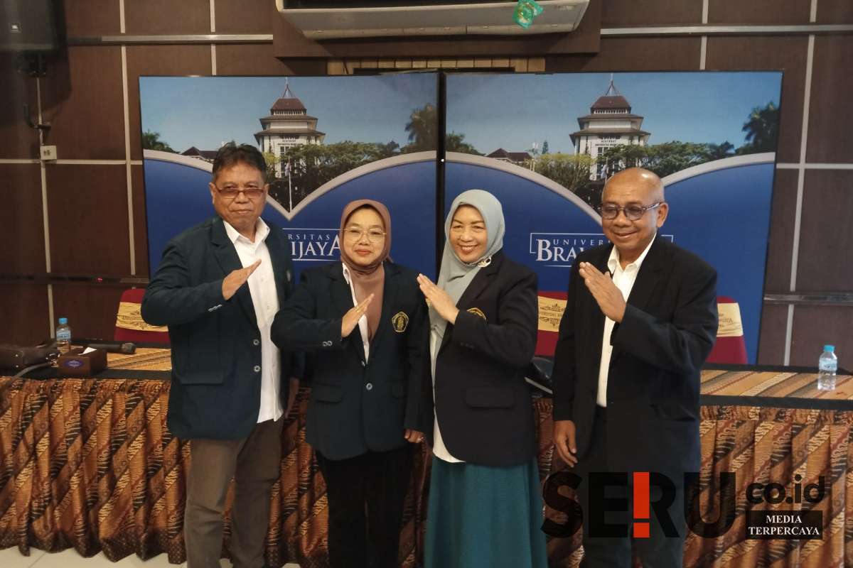 Secara berurutan dari kiri Prof Asihing Kustanti, Prof Lilik Purwanti, Prof Susilo dan Prof Setyono Yudo. (Seru.co.id/afi) - UB Kukuhkan Tujuh Profesor, Hadirkan Gagasan Inovatif untuk Indonesia Emas 2045