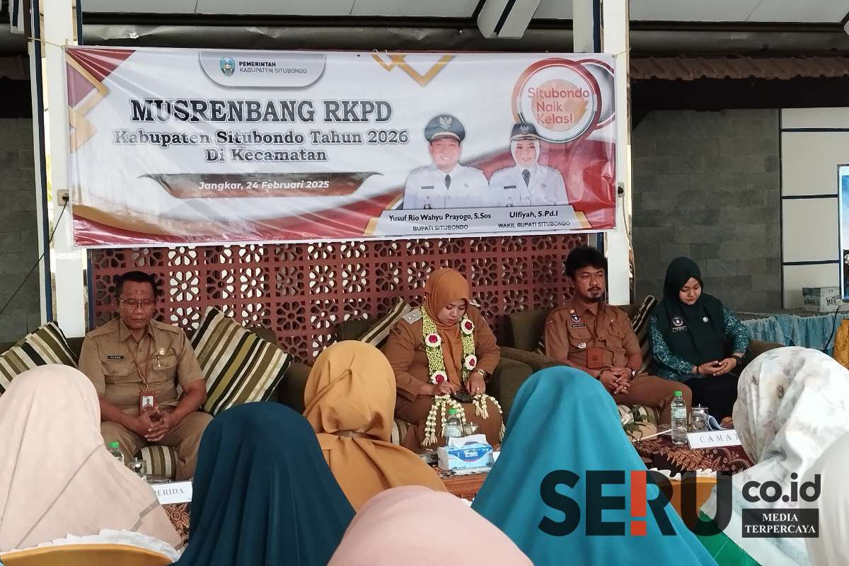 Wabup Ulfiyah menghadiri Musrenbang Kecamatan di Kecamatan Jangkar, Kabupaten Situbondo, Senin (24/2/2025). (Seru.co.id/mzm) - Hari Pertama Masuk Kerja, Wabup Ulfiyah Hadiri Musrembangcam