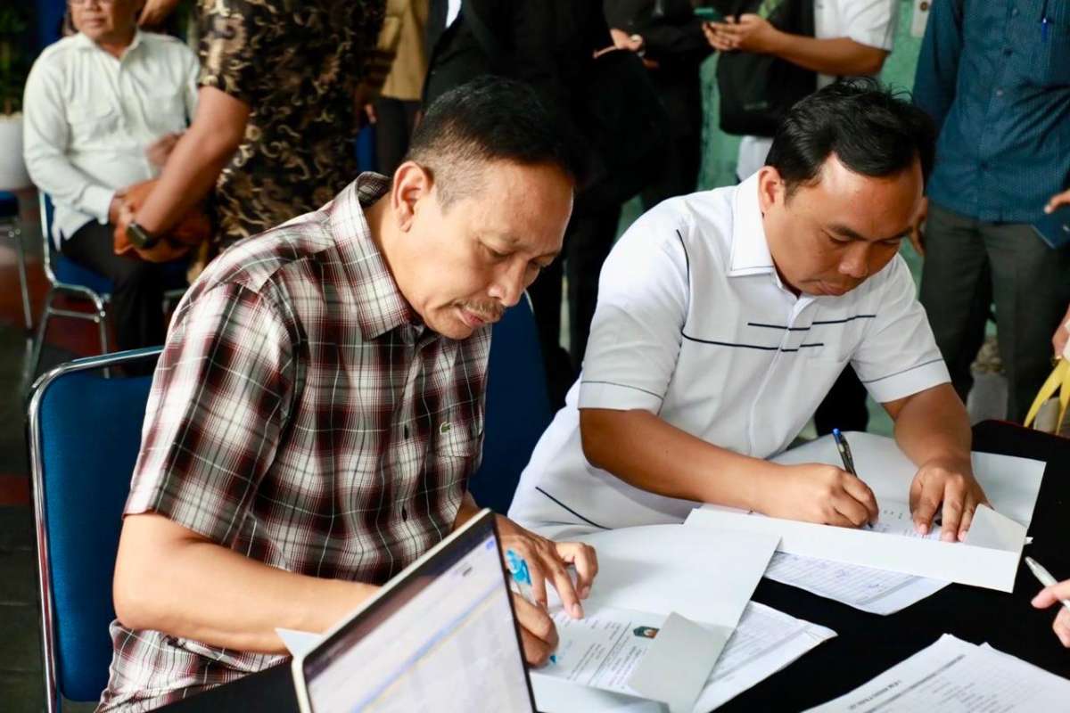 Wahyu-Ali saat menjalani tes kesehatan di kemendagri. (pro) - Menjelang Pelantikan, Wahyu-Ali Jalani Tes Kesehatan di Kemendagri