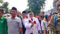 Wakil Bupati Situbondo, Ulfiyah, sebelum menuju wisma Wabup, sempat singgah ke kantor DPC PPP Situbondo. (Seru.co.id/aza) - Ulfiyah Sungkem pada kedua Orang Tua, Sebelum Menuju Wisma Wabup