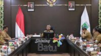 Wawali Batu Heli Suyanto SH MH memimpin rapat perdana bersama kepala OPD se-Kota Batu. (ist) - Pimpin Rapat Perdana, Wawali Batu Minta ASN 'Gercep' Tangani Laporan Warga