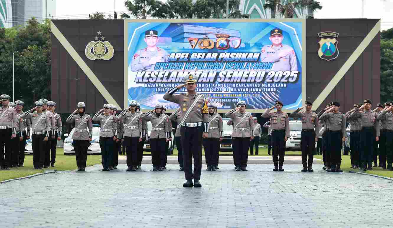 Wakapolda Jatim Pimpin Apel Gelar Pasukan Ops Keselamatan Semeru Jelang Idul Fitri 2025