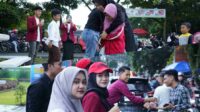 UMM Hibur Ngabuburit Warga Pakai Angklung dan Permainan Golf