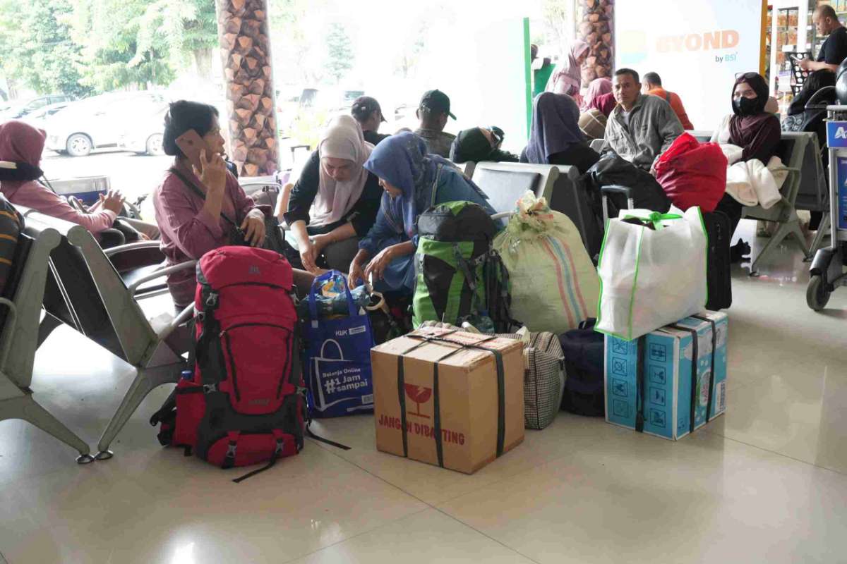 KAI Imbau Ketertiban Pemudik, Barang Bawaan Melebihi 20 Kilogram Dikenakan Tarif Tambahan 1 Animo pemudik menggunakan moda transportasi kereta api menjelang Lebaran. (ist) - KAI Imbau Ketertiban Pemudik, Barang Bawaan Melebihi 20 Kilogram Dikenakan Tarif Tambahan