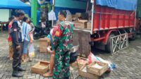 Babinsa Tunggulwulung dampingi gerakan pangan murah jelang Idulfitri. (ist) - Babinsa Tunggulwulung Dampingi Gerakan Pangan Murah Jelang IdulFitri