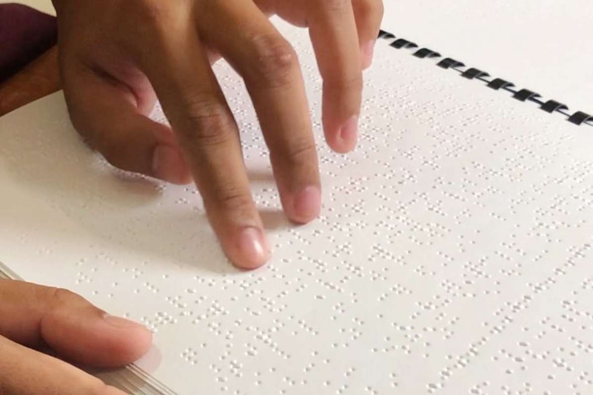 Cahaya ujung jari para distra kala membaca Al-Qur'an Braille bantuan PJT 1. (ist) - Bagai Cahaya di Ujung Jari Para Distra Melantunkan Al-Qur'an Braille Bantuan PJT 1