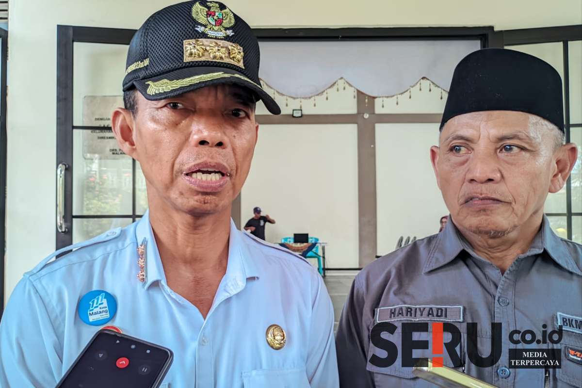 Camat Sukun dan Ketua BKM Wargo Mulyo ungkap tekad BKM dalam menyejahterakan warga. (ws13) - Wali Kota Malang Apresiasi Tekad BKM Wargo Mulyo Bantu Sejahterakan Warga