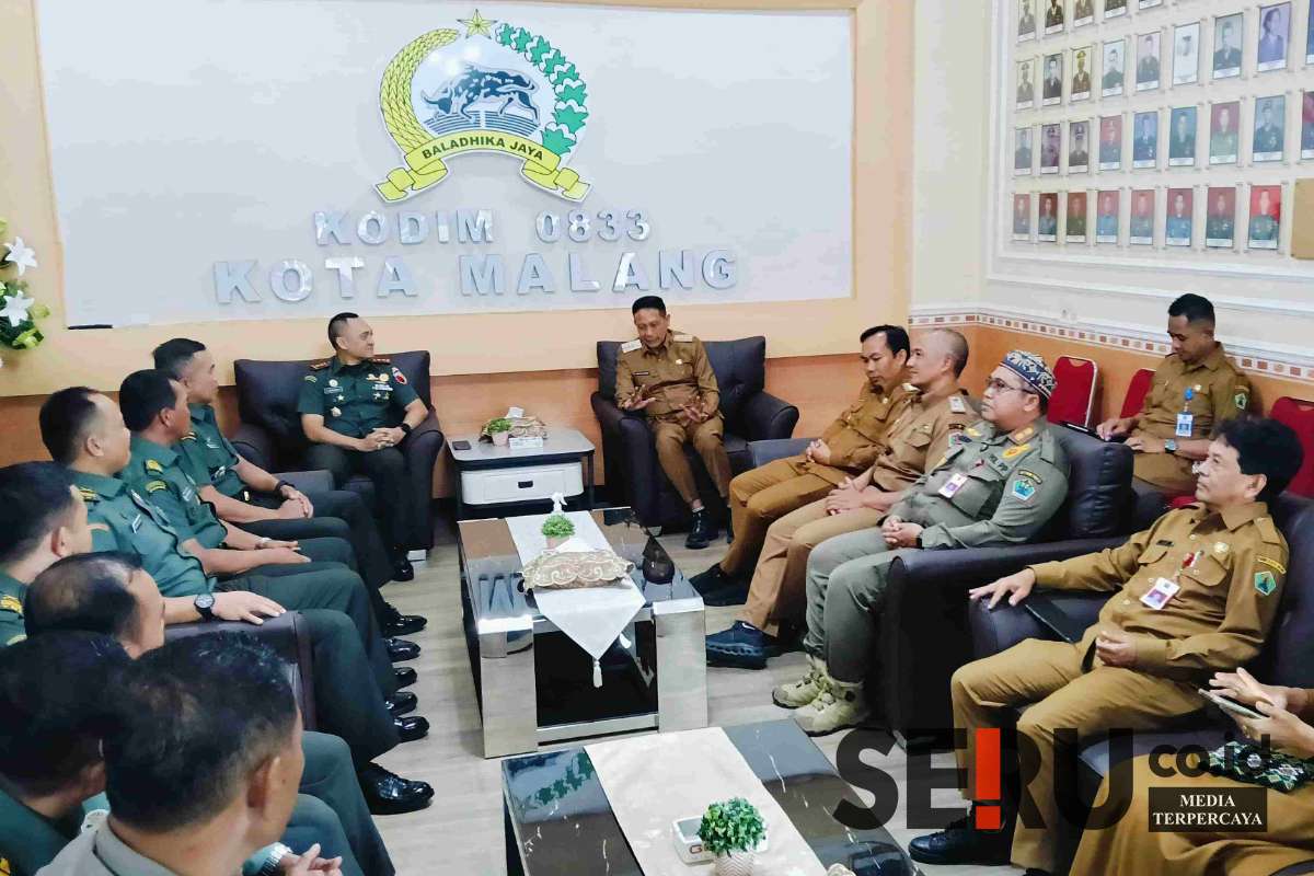 Dandim 0833/Kota Malang berdiskusi bersama Wali Kota dan Wakil Wali Kota Malang beserta rombongan. (rhd) - Dandim 0833/Kota Malang Menyambut Kunjungan Silahturahmi Wali Kota dan Wakil Wali Kota Malang