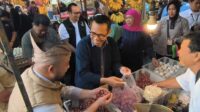 Khofifah Minta Bawang Merah Hasil Pertanian Torongrejo Kota Batu Dipromosikan