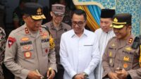 Kapolda Jatim meresmikan Pos Polisi Batos, didampingi oleh Kapolres Batu dan Ketua DPRD Batu. (ist) - Kapolda Jatim Pastikan Operasi Ketupat Semeru di Batu Berjalan Lancar