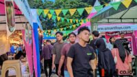 Keberadaan pasar takjil di kawasan Taman Krida ramai dikunjungi masyarakat. (ws13) - Begini Tips Memilih Makanan Sehat di Pasar Takjil