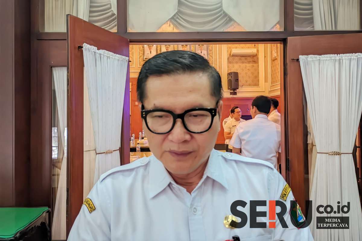 Kepala Dinkes Kota Malang, dr. Husnul Muarif, memaparkan hasil uji sampel makanan dan minuman dari sidak pasar takjil. (ws13) - Dinkes Kota Malang Sidak Pasar Takjil, Begini Hasil Uji Sampel Makanan