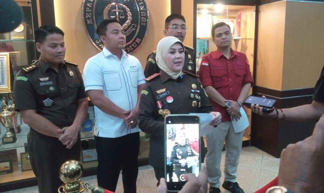 Kejati Geledah Kantor Dindik Jatim Terkait Dugaan Korupsi Pengadaan Barang dan Jasa Senilai Rp65 Miliar