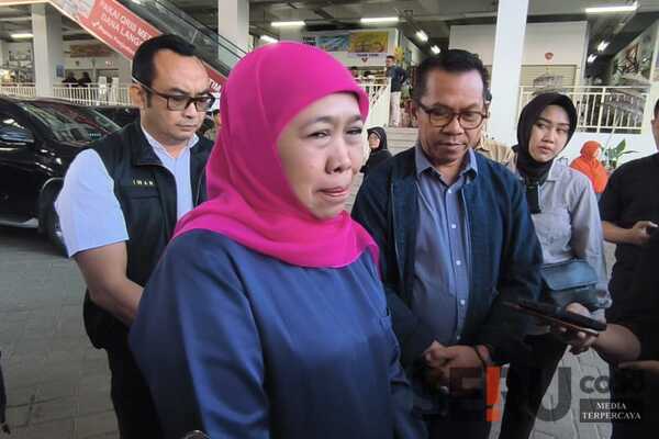 Gubernur Khofifah Sidak Pasar Pagi Kota Batu Sambil Borong Sayuran