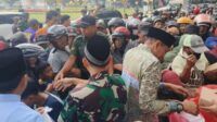Kodim 0833/Kota Malang dan Polresta Makota Bagikan Takjil Gratis