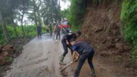 Kondisi lokasi tanah longsor di Puncak Lajeng, Desa Ngadas, Kecamatan Poncokusumo, Kabupaten Malang. (ist) - Diguyur Hujan dengan Intensitas Lama, Jalan Menuju TNBTS di Poncokusumo Longsor dan Tertutup