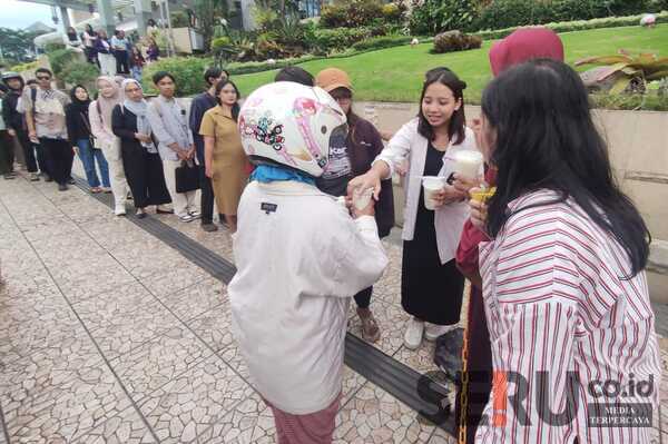 Matos Berbagi 4.000 Takjil & Goodie Bag bagi Pengguna Jalan dan Pengunjung