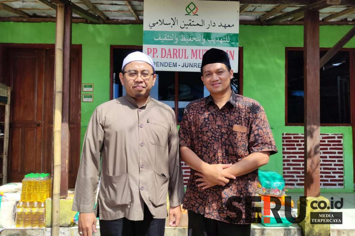Pengurus PP Darul Muttaqin siap menerima bantuan/CSR untuk pengembangan ponpes. (rhd) - Komunitas Sekolah Bunda Baksos Ramadan ke PA Al Qarni dan Ponpes Darul Muttaqin