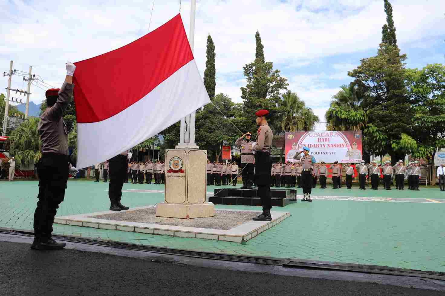 Upacara Hari Kesadaran Nasional, Polres Batu Nyatakan Siap Jalankan Ops Ketupat
