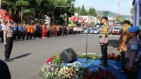 Wakapolres Batu didampingi Wabup Malang dan Wawali Batu memimpin Apel Gelar Pasukan Operasi Ketupat Semeru. (ist) - Apel Gelar Pasukan Tandai Dimulainya Operasi Ketupat Semeru 2025 di Kota Batu
