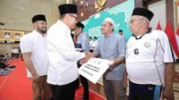 Safari Ramadan Baznas Jawa Timur Salurkan ZIS pada 500 Anak Yatim
