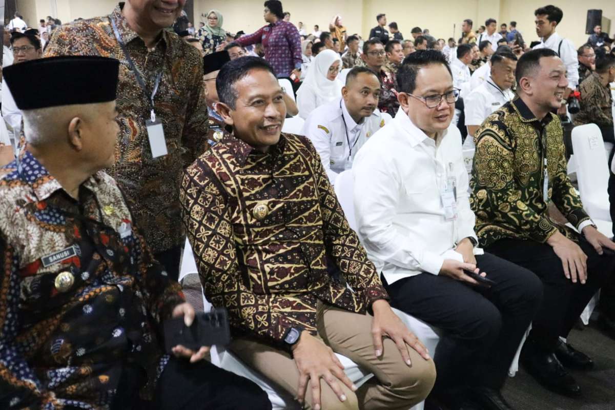 Wali Kota Malang, Wahyu Hidayat berkomitmen memerangi korupsi. (pro) - Dukung KPK, Wali Kota Malang Komitmen Perangi Korupsi bersama Kepala Daerah Enam Provinsi
