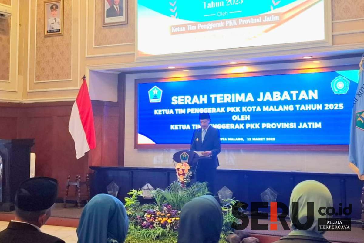 Wali Kota Malang, Wahyu Hidayat, memberi sambutan acara Sertijab Ketua TP PKK Kota Malang. (ws13) - Ajak Kolaborasi TP PKK, Wahyu Hidayat Ingatkan Suksesnya Pembangunan Dimulai dari Keluarga