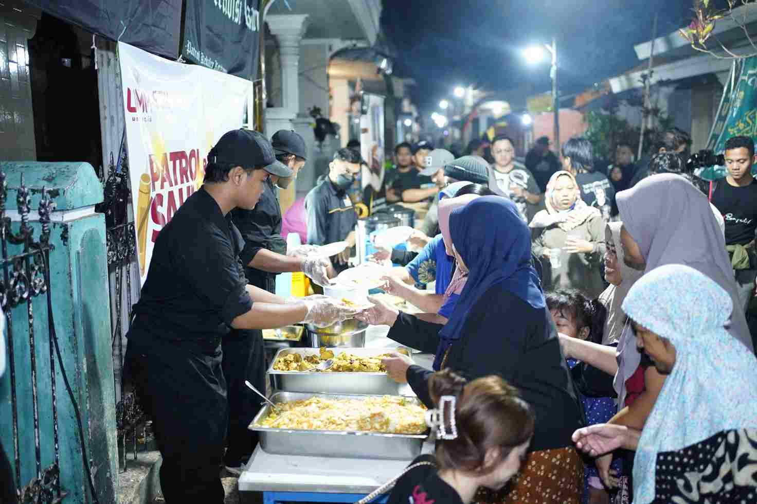Semarakkan Ramadan, Mahasiswa UMM Patrol Sahur Bareng Ratusan Warga Kebalen