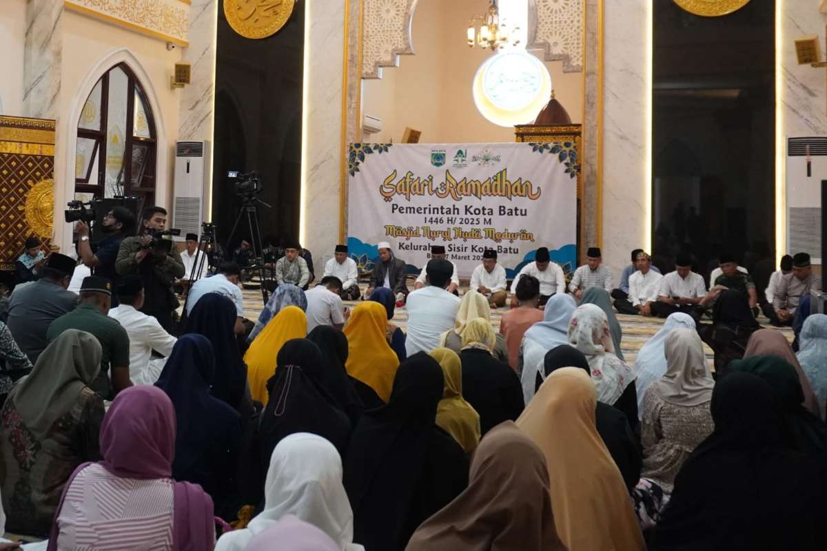 Warga seputaran Jalan Diran turut menghadiri Safari Ramadan Pemkot Batu di wilayahnya. (ist) - Safari Ramadan, Pemkot Batu Janji Tingkatkan Perekonomian dan Pendidikan Masyarakat