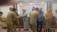 Acara sosialisasi pendataan Indeks Desa di hadapan ratusan Kades dan Camat di lantai dua Pemkab Situbondo, Senin (21/4/2025). (Seru.co.id/aza) - Bupati Situbondo Akan Berikan DID dan Mobil Ambulans bagi Desa Terbaik dalam Melayani Masyarakat
