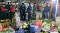 Babinsa Blimbing Dampingi Aparat Gabungan dalam Penertiban PKL