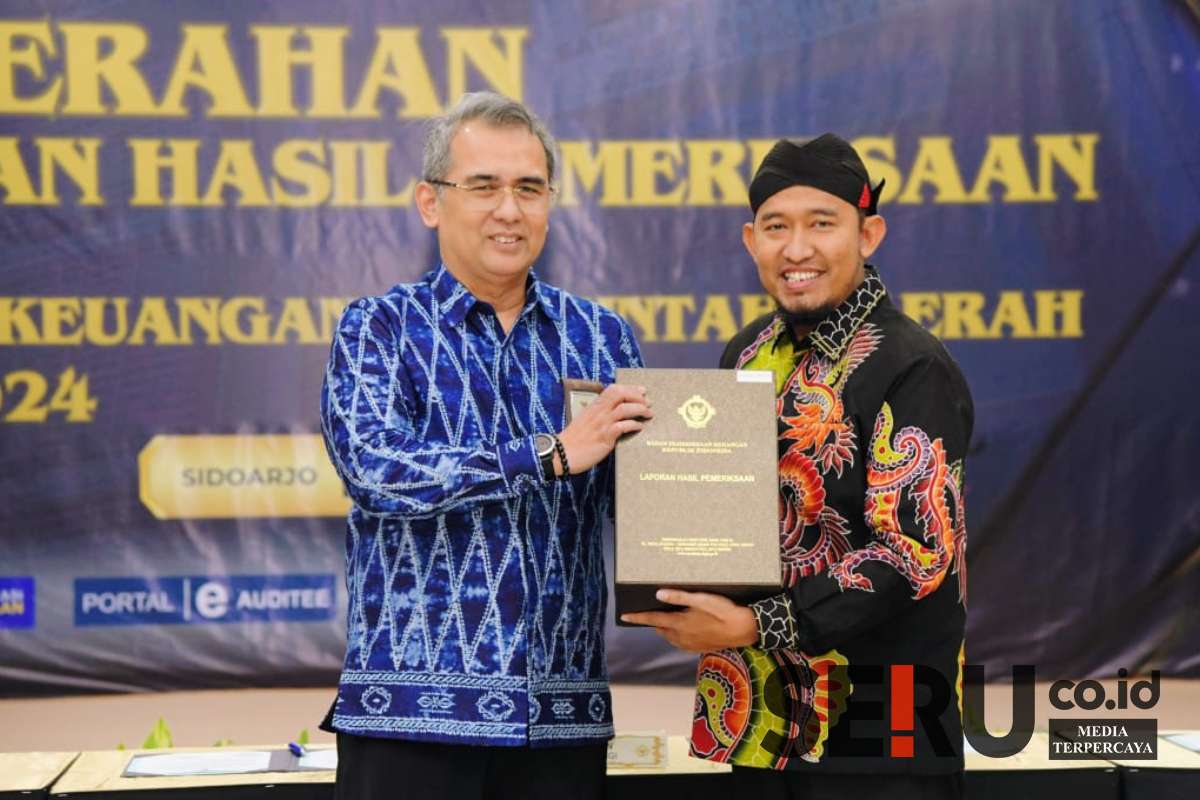 Bupati Fauzi terima raihan WTP di Kantor Perwakilan BPK RI Provinsi Jawa Timur di Sidoarjo, Kamis (17/4/2025). (Seru.co.id/ard) - Keuangan Bersih, Kembali BPK RI Berikan Pemkab Sumenep Predikat WTP