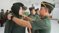Dandim 0833 pimpin upacara kenaikan pangkat Bintara dan Tamtama di lingkungan Kodim. (ist) - Dandim 0833 Pimpin Upacara Kenaikan Pangkat Bintara dan Tamtama di Lingkungan Kodim