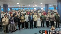 Foto bersama para peserta, narsum dan panitia Polinema dalam forum diskusi pencegahan kekerasan dan pemeliharaan kesehatan mental dari lintas perspektif. (ws13) - Polinema Komitmen Cegah Kekerasan dan Peduli Kesehatan Mental, Perkuat Sinergi Lintas Sektoral